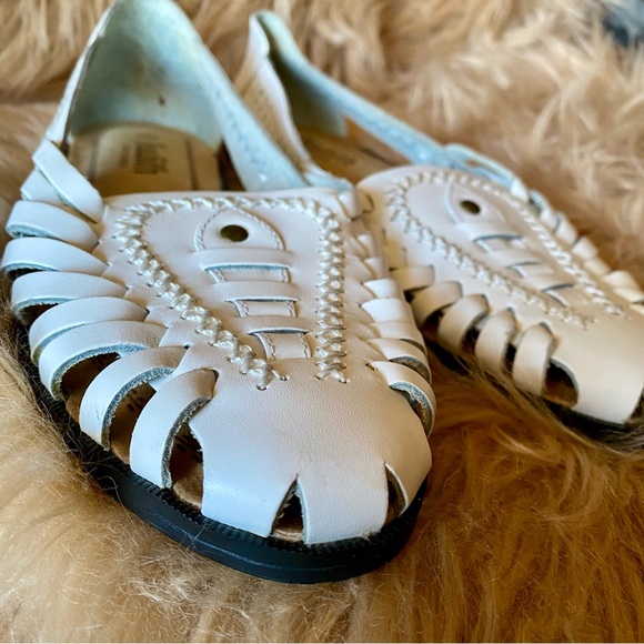 Vintage Judith White Leather Huaraches Sandals Flats Slip Ons - Picture 4 of 8